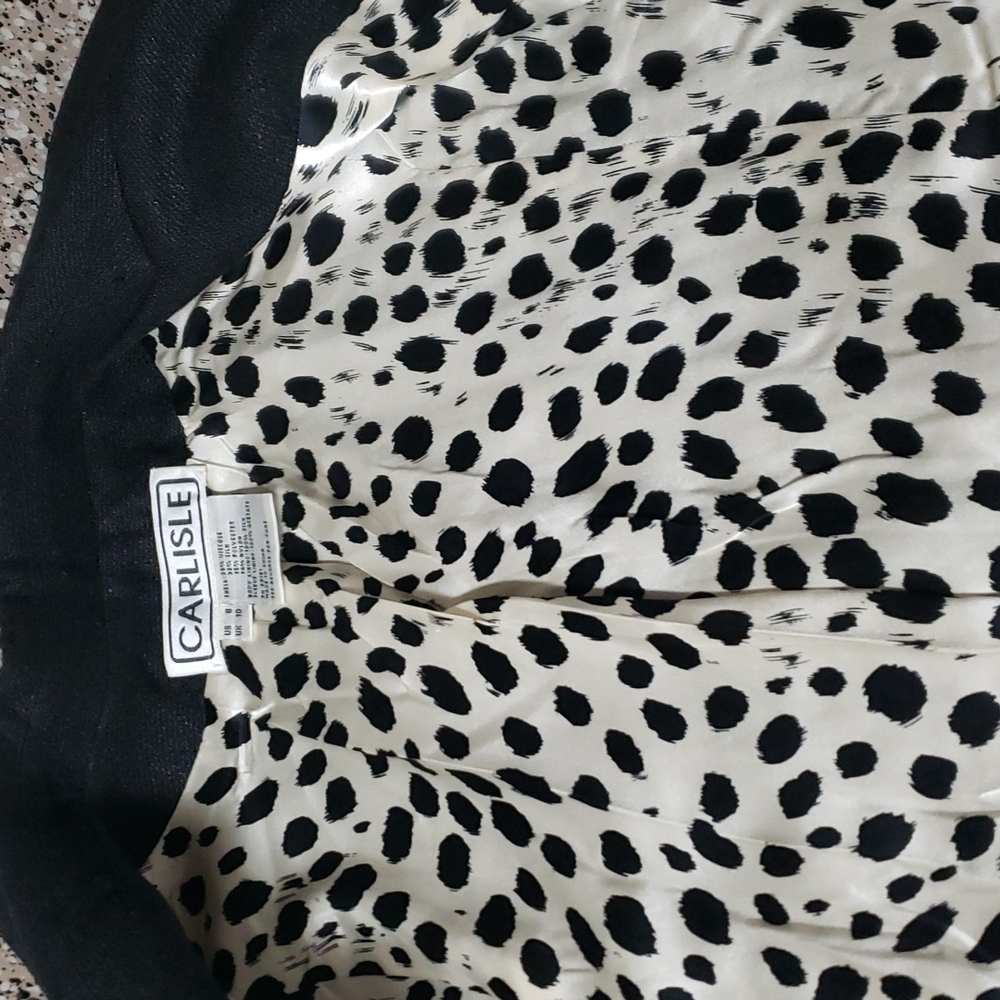 Carlisle, Women Blazer, Size 8 Color Black. - Picture 8 of 10